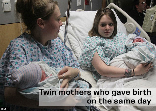 Twin mothers who gave birth on the same day 