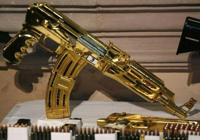 More Gold machine guns and pistols