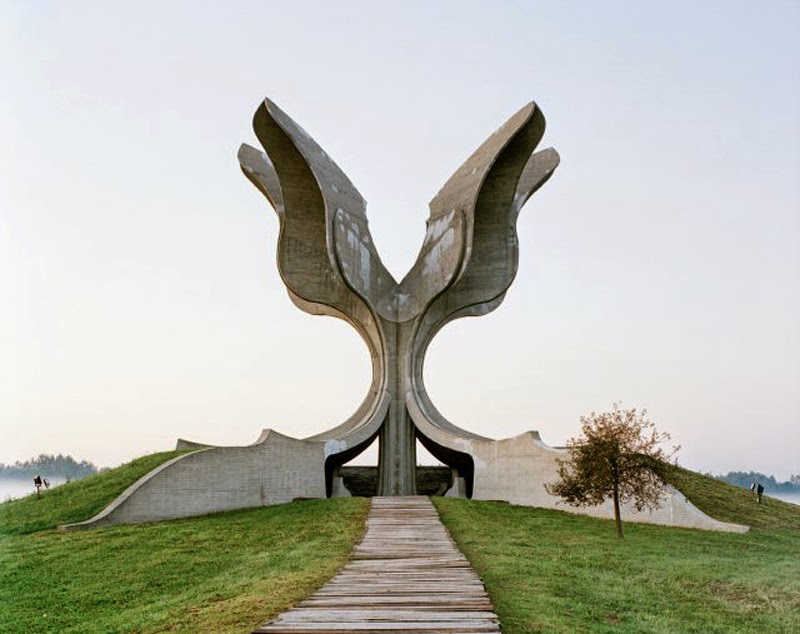 Spomeniks: the second world war memorials