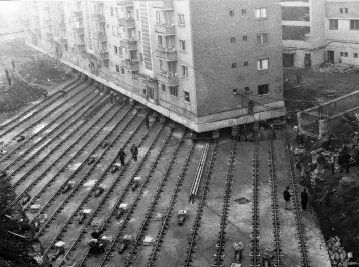 Moving a 7600 ton apartment building to create a boulevard in Alba Iulia, Romania, 1987 