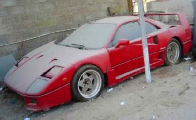Ferrari Enzo abandoned in Dubai