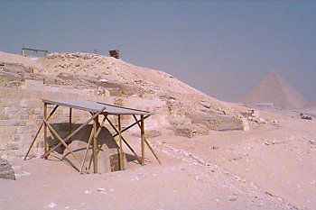 tombs at the great pyramid of giza