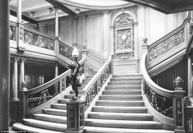 The staircase in Titanic