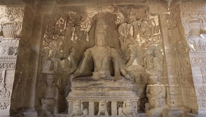 Statue of lord shiva at Kailasa temple
