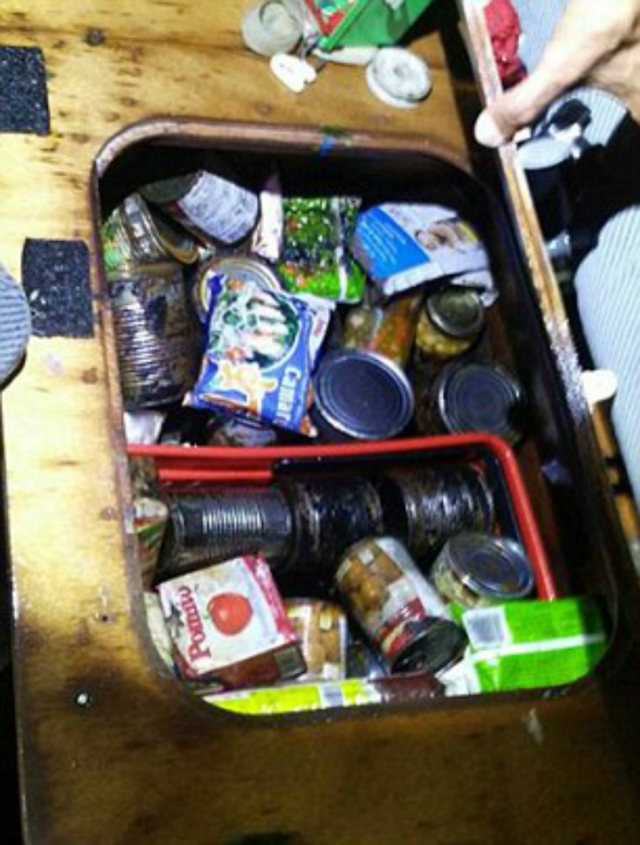 Food cans were found in Bajorat's yacht