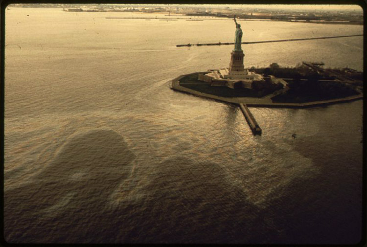 Oil Slick Surrounds Statue of Liberty