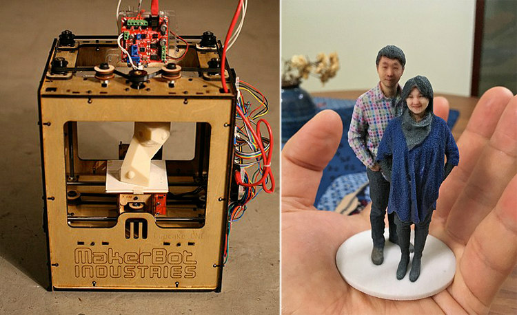 MakerBot 3D Printer and a 3D Selfie