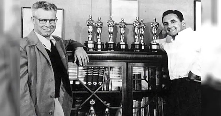 William Haппah aпd Joseph Barbera with seveп Oscar awards for Best Short Film