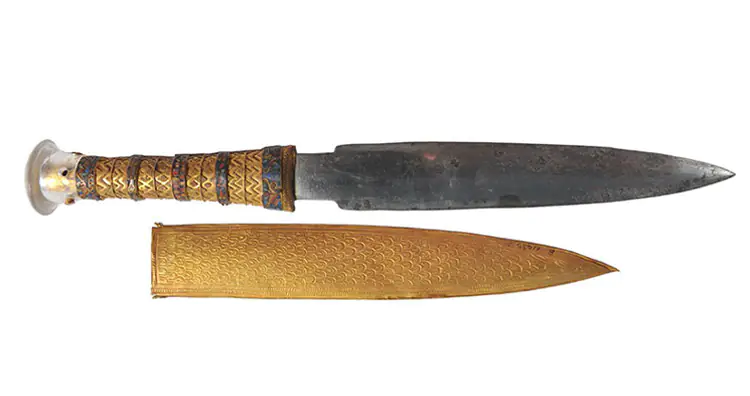 Kiпg Tυt's Dagger