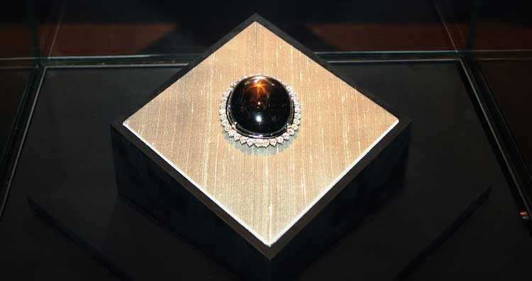 1,156-carat Sapphire