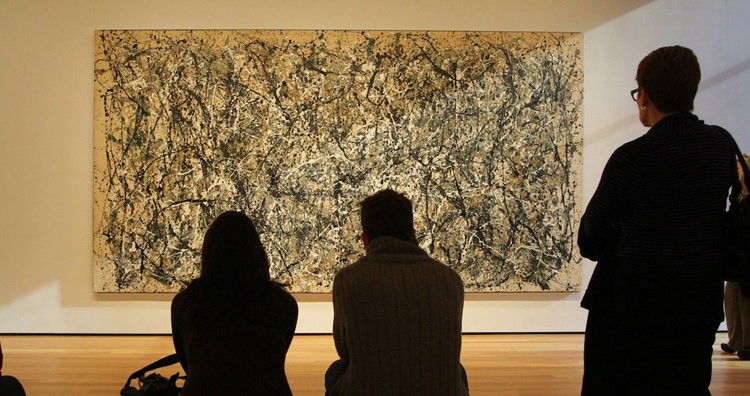 People Looking at Jackson Pollock's Number 31