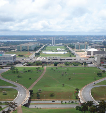 Picture 160 cars can drive side by side on the Monumental Axis in Brazil.