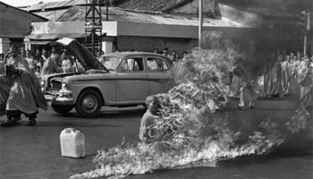 Picture Buddhist Priest Burned Himself Quietly Without Making Any Sound