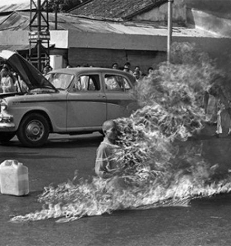 Picture Buddhist Priest Burned Himself Quietly Without Making Any Sound