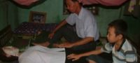 Picture Vietnamese Man Slept Next To Dead Wife for 5 Years