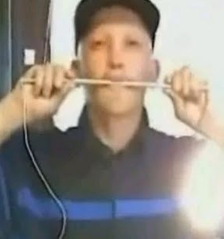 Picture A Man Can Pass 2000-Volt Current Through His Body, ‘Battery man’.