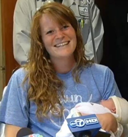 Picture A 39 weeks pregnant Chicago woman ran half of a marathon.