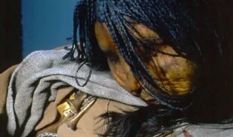 Picture Incan Girl Who Had Been Frozen For 500 Years