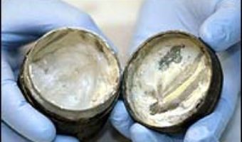Picture World’s Oldest Cosmetic Cream Found in London!