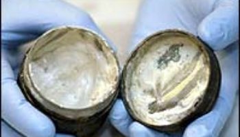 Picture World’s Oldest Cosmetic Cream Found in London!