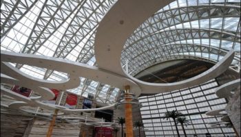 Picture World’s Largest Building : An Amazing Display of Modern Architecture!