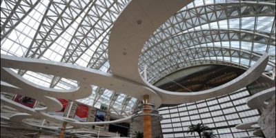 Picture World’s Largest Building : An Amazing Display of Modern Architecture!