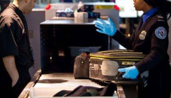 Picture “TSA Agent Stole Goods Worth $800,000 From Travelers Luggage. This Video Shows How They Do It”