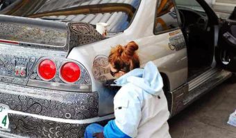 Picture In Photos: Artistic Woman Doodled On This Nissan Skyline And Transformed It Into A Masterpiece.