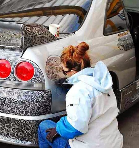 Picture In Photos: Artistic Woman Doodled On This Nissan Skyline And Transformed It Into A Masterpiece.