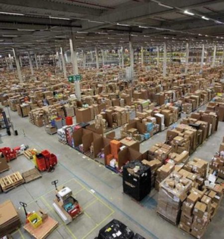 Picture Incredible Photos Showing What Goes On Inside An Amazon Warehouse