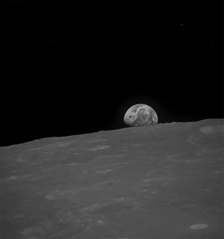 NASA Released 8000+ Photographs From The Apollo Missions