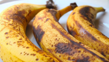 Picture 10 surprising health benefits of eating dark-spotted bananas that will never make you avoid them again