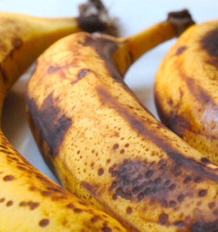 Picture 10 surprising health benefits of eating dark-spotted bananas that will never make you avoid them again