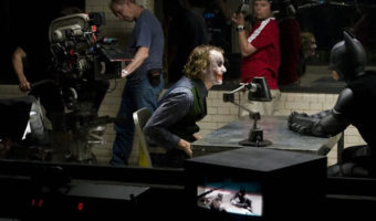 Picture 32 pictures from ‘The Dark Knight’ featuring the unforgettable interrogation scene of “the Joker”