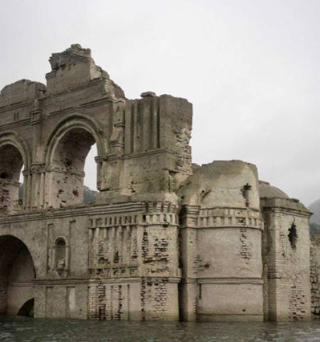 Picture 450-Year-Old Mexican Church Resurfaces From The Water With Its Brutal History After A Drought