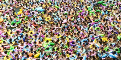 Picture The World’s Most Packed Swimming Pool the “Dead Sea of China” Can Accommodate Over 10,000 People