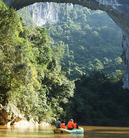 Picture Xian Ren Qiao – a natural bridge spotted on Google Earth turns out to be the world’s largest so far