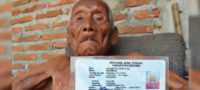 Picture An Indonesian Man, Whose ID Card Says He was Born in 1870, Claims to be the Oldest Person in the World