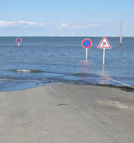 Picture 10 Most Dangerous Roads in the World