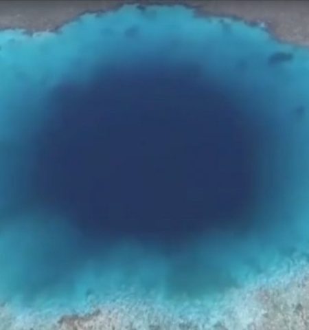 Picture Dragon Hole, the World’s Deepest Known Blue Hole Discovered in South China Sea