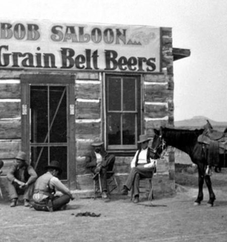 Picture 12 English Phrases with Unexpected Origins