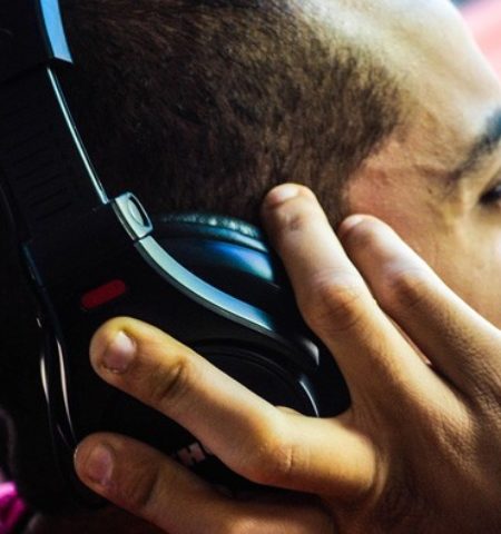 Picture Why Do Noise-Canceling Headphones Hurt Your Ears?