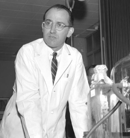 Picture 10 People Who Sacrificed Big for Humanity