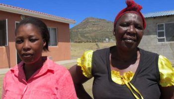 Picture 10 Mothers Who Took Extreme Measures for Their Children