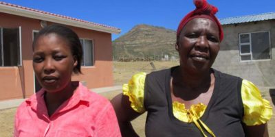 Picture 10 Mothers Who Took Extreme Measures for Their Children