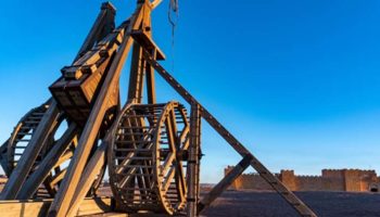 Picture 10 Powerful Weapons Throughout World History