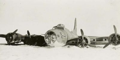 Picture 10 Strange Things Found Frozen in the Ice