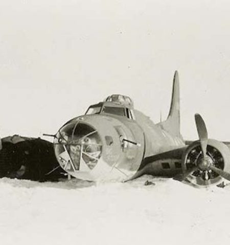 Picture 10 Strange Things Found Frozen in the Ice