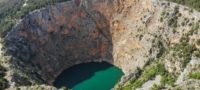 Picture 10 Most Amazing Sinkholes in the World