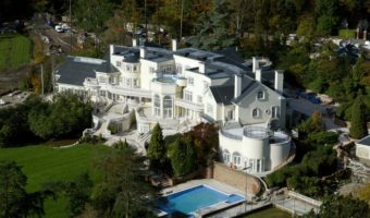 Picture 10 Mansions No One Wants to Buy for Any Price